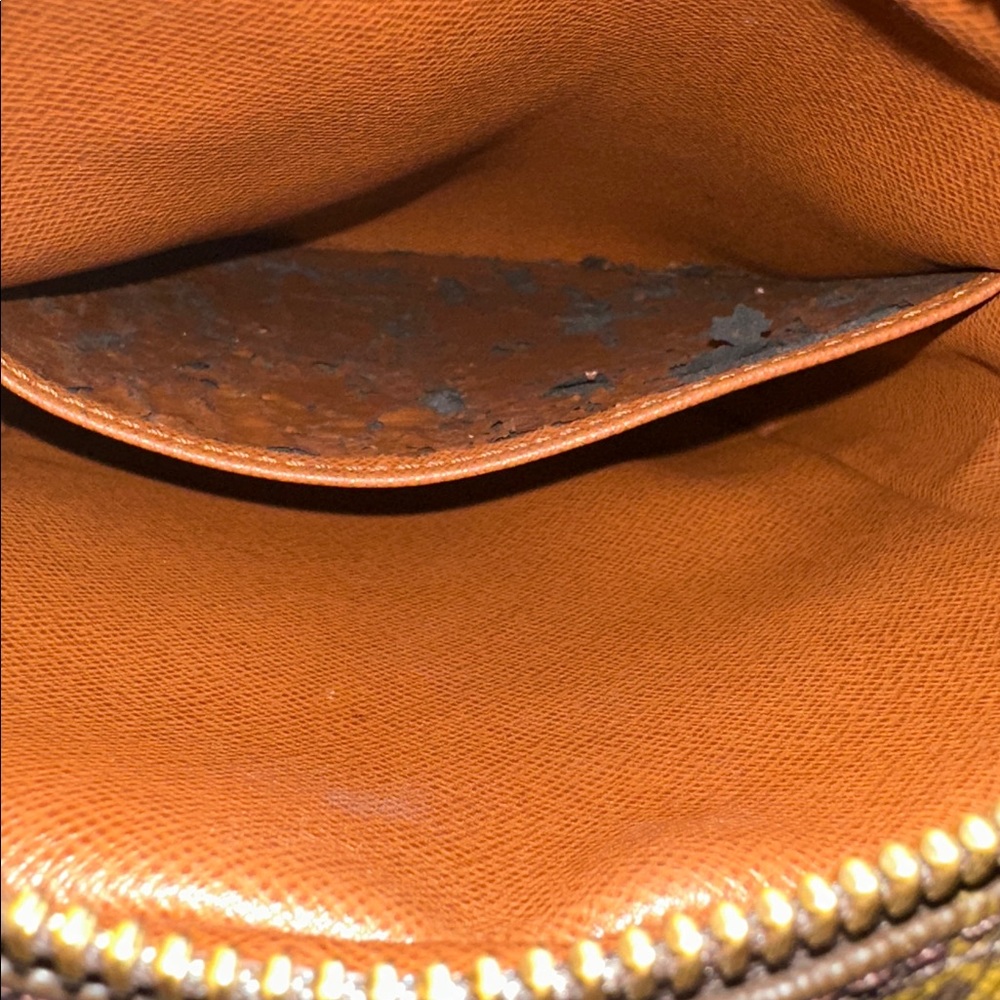 Louis Vuitton Crossbody Danube Bag - Picture 10 of 11